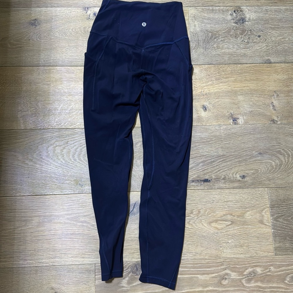 Lululemon size 4 navy blue legging
